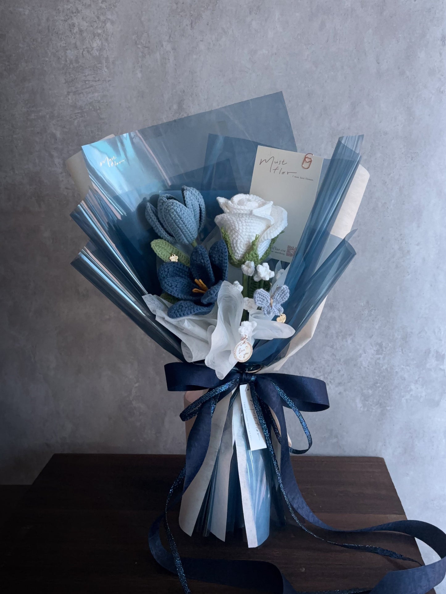Mustflor 白色情人節特別款花束 - 藍色微光 - Lumière Bleue