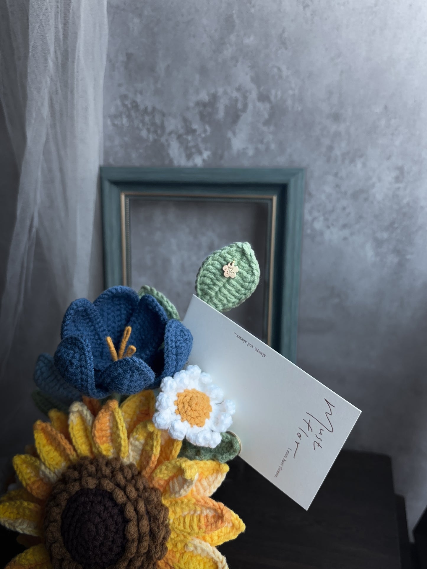 Mustflor繁花禮盒-花間暖光 Sunflowers, Tulips & Daisy