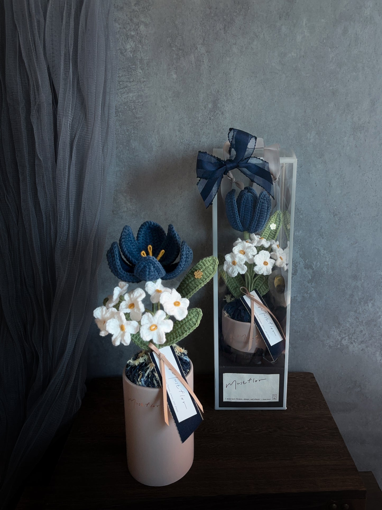 鬱金香與勿忘我盆花 - 普魯士藍  Tulip & Forget me not - Prussian Blue