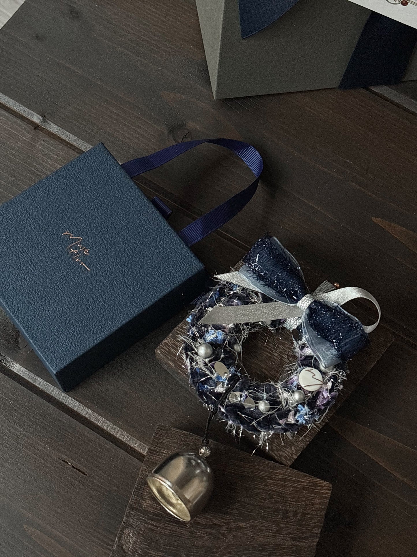 Mustflor聖誕限定 - 混色毛線鈴鐺小花圈 (新增2025新色)