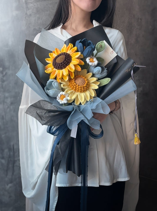 Mustflor畢業季特別款花束-夜映繁花｜Midnight Bloom Bouquet