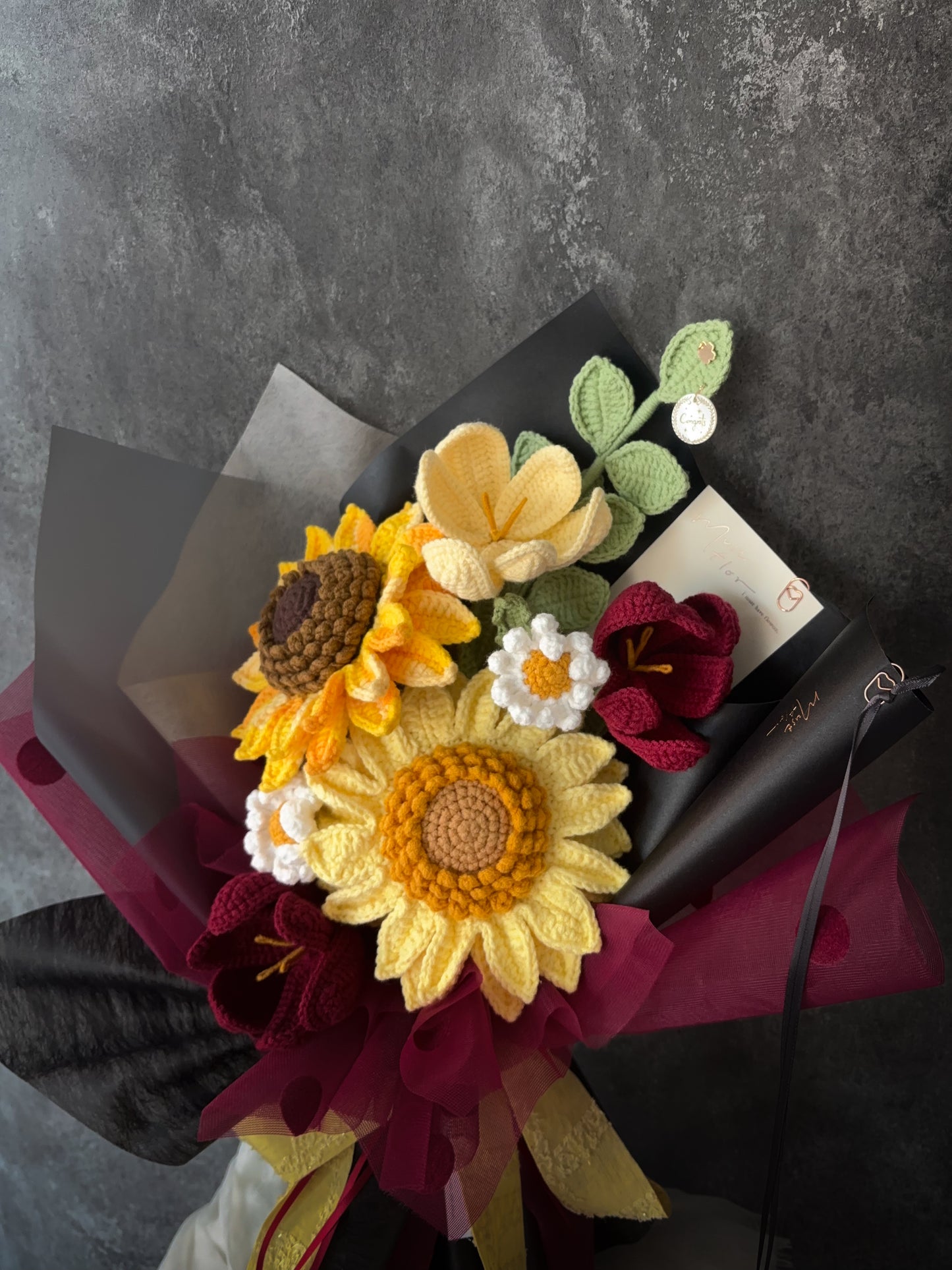 Mustflor畢業季特別款花束-暮紅｜Dusklit Sunflower Bouquet