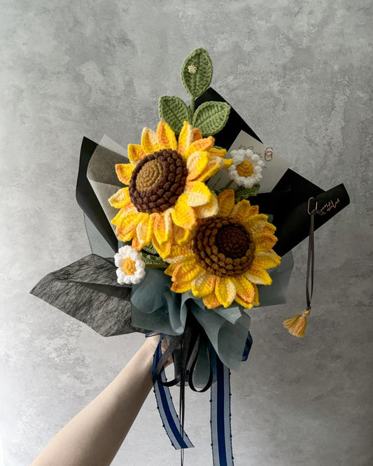 兩朵向日葵與小雛菊花束  Sunflower and  Daisy