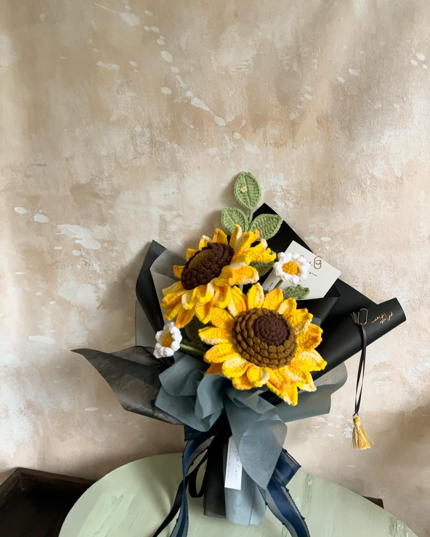兩朵向日葵與小雛菊花束  Sunflower and  Daisy