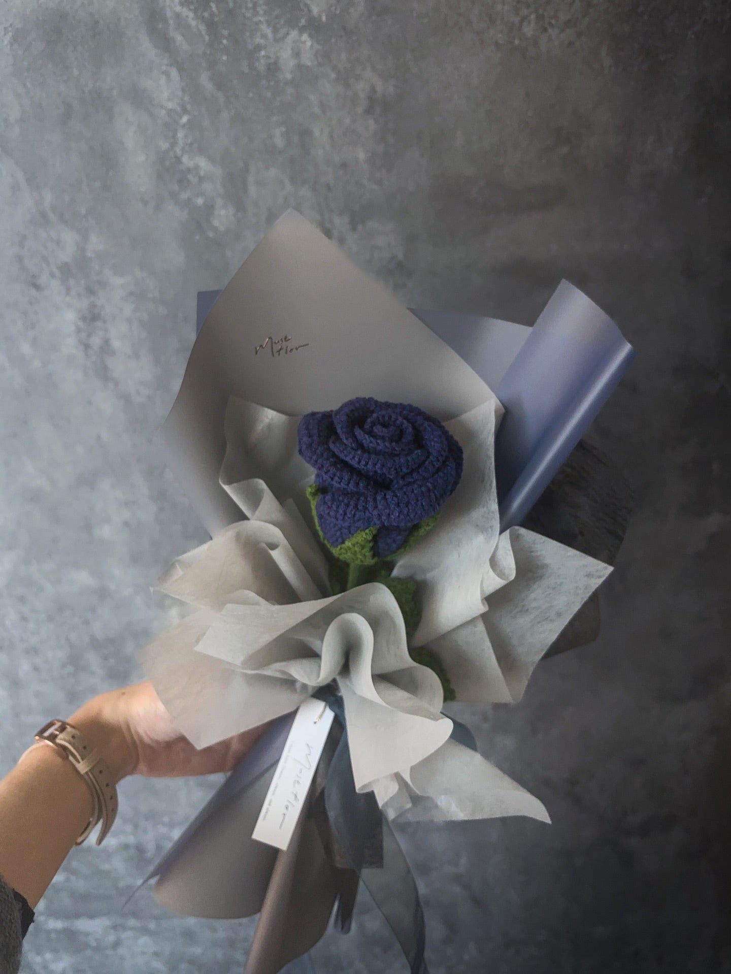 單朵玫瑰小花束- 岩霧藍｜Slate Blue