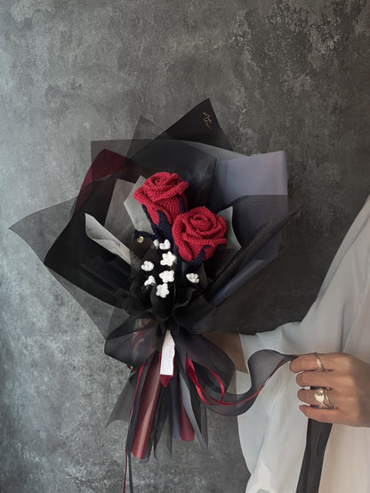 雙玫瑰與滿天星花束 - 夜紅｜Midnight Wine