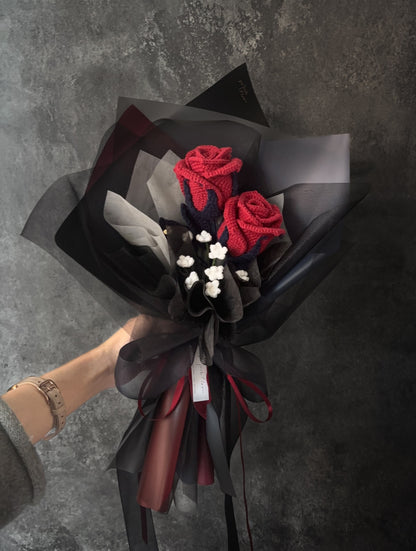 雙玫瑰與滿天星花束 - 夜紅｜Midnight Wine