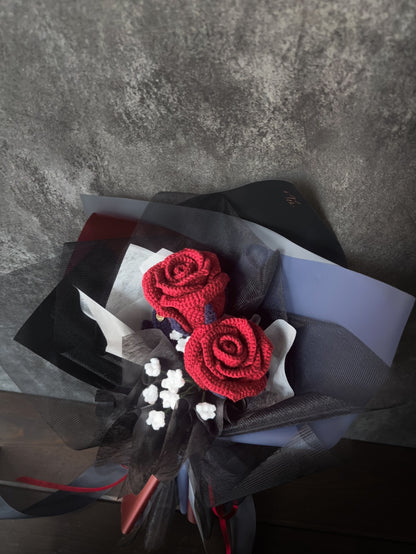 雙玫瑰與滿天星花束 - 夜紅｜Midnight Wine