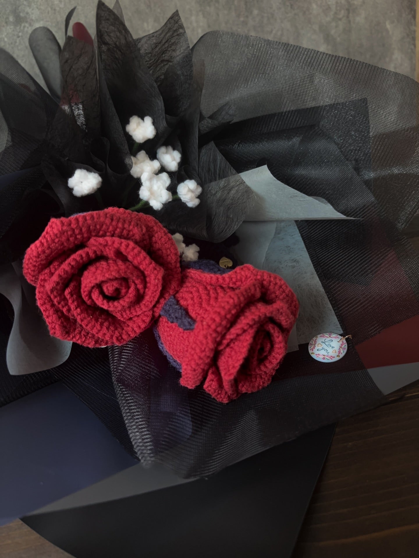 雙玫瑰與滿天星花束 - 夜紅｜Midnight Wine