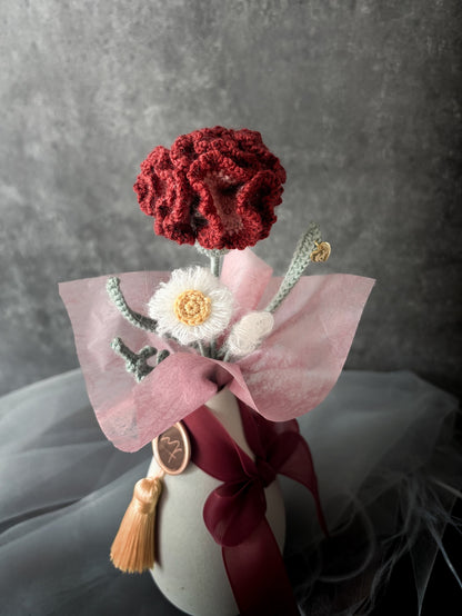 康乃馨與小雛菊瓶花禮盒-莫蘭迪羊毛- 烏木紅｜Ebony Red (2026新色)